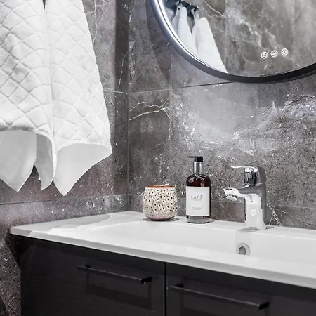 Levin Lyhty Cia C1 By Hilla 公寓